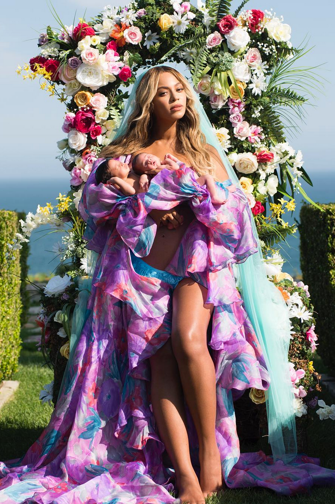 La La Anthony, Erykah Badu and Solange and More Celebs Out and About

 
